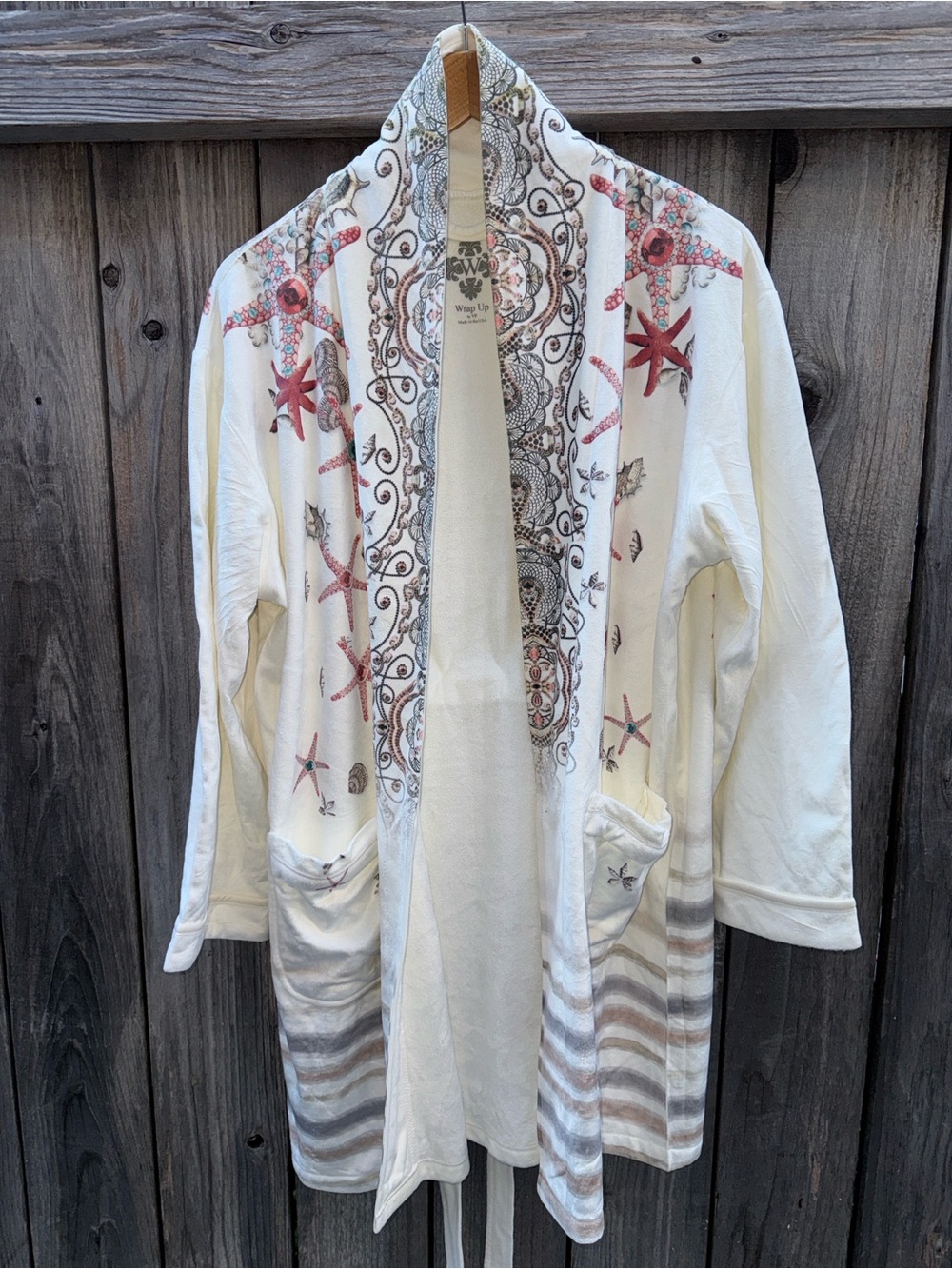 Wrap Up by VP Robe “Starfish" Coastal Print
Velvety Short Lounge One Size